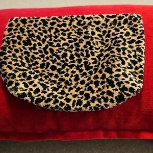 Elegant Black and Tan Leopard Clutch